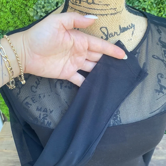 Fitted Mesh Crew Neck Long Sleeve Tee - Picture 3 of 5